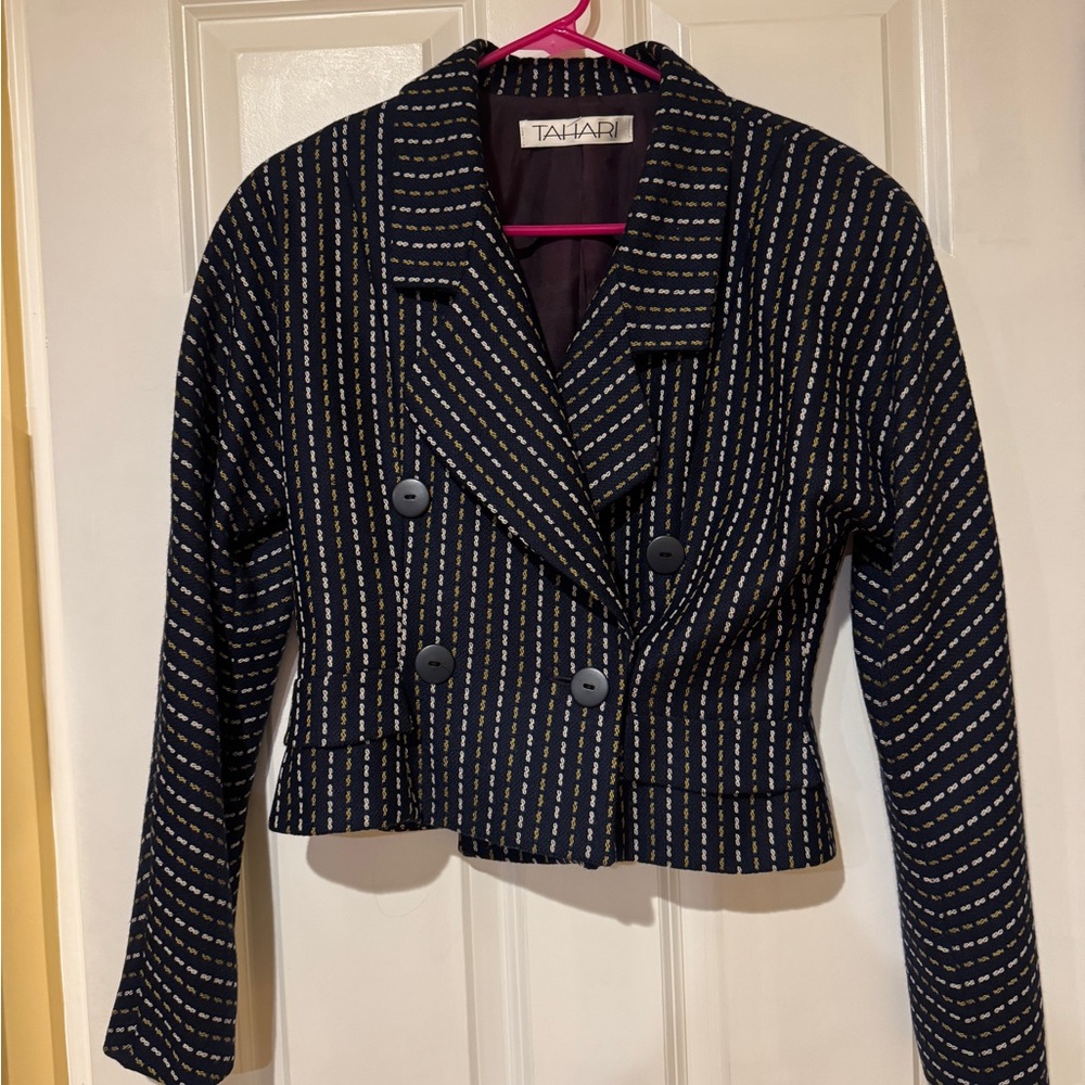 Tahari Women's Black and Gold Patterned Blazer
